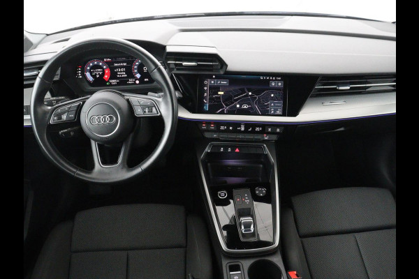 Audi A3 30 TFSI Business edition | Sportstoelen | Trekhaak | Carplay | 17'' | Navigatie | Virtual Cockpit | Full LED | Climate control | Parkeerhulp | Bluetooth | Cruise control