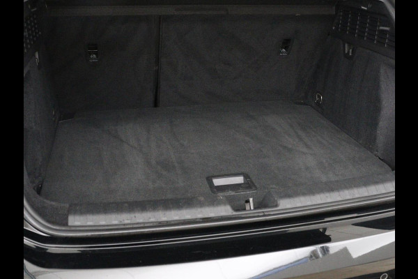 Audi A3 30 TFSI Business edition | Sportstoelen | Trekhaak | Carplay | 17'' | Navigatie | Virtual Cockpit | Full LED | Climate control | Parkeerhulp | Bluetooth | Cruise control