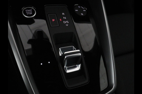 Audi A3 30 TFSI Business edition | Sportstoelen | Trekhaak | Carplay | 17'' | Navigatie | Virtual Cockpit | Full LED | Climate control | Parkeerhulp | Bluetooth | Cruise control