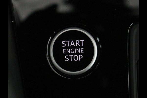 Audi A3 30 TFSI Business edition | Sportstoelen | Trekhaak | Carplay | 17'' | Navigatie | Virtual Cockpit | Full LED | Climate control | Parkeerhulp | Bluetooth | Cruise control