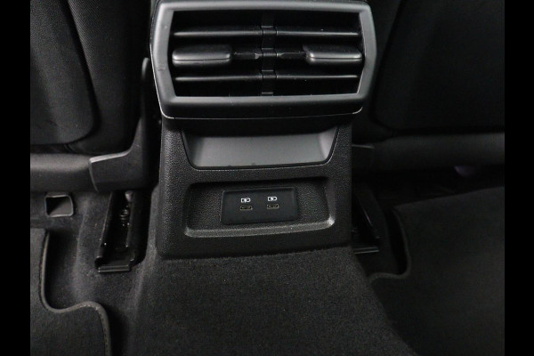 Audi A3 30 TFSI Business edition | Sportstoelen | Trekhaak | Carplay | 17'' | Navigatie | Virtual Cockpit | Full LED | Climate control | Parkeerhulp | Bluetooth | Cruise control