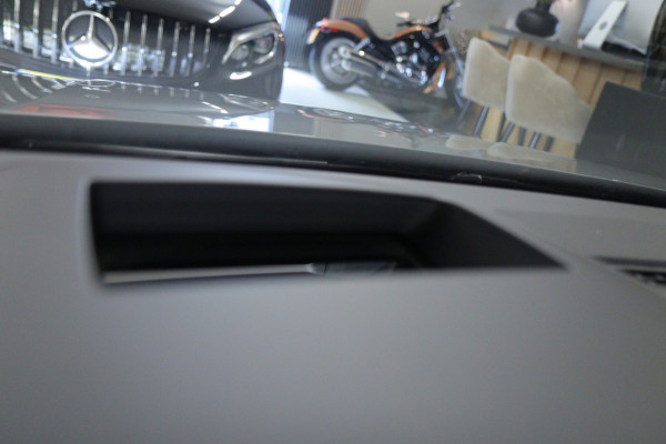 Volkswagen Golf 1.5 eTSI R-Line Pano/HUD/H&K/CAM/BLINDESPOT/BOMVOL