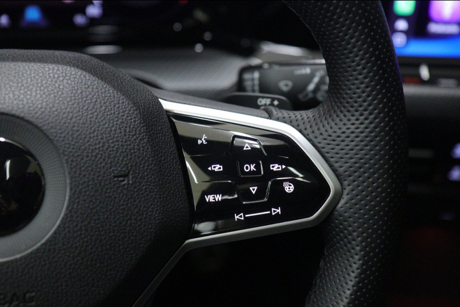 Volkswagen Golf 1.5 eTSI R-Line Pano/HUD/H&K/CAM/BLINDESPOT/BOMVOL