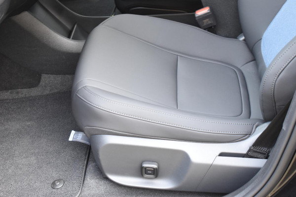 Volvo EX30 272PK Single Motor Extended Range Europa Black Edition 69 kWh / Adaptive Cruise control / Extra getint glas / Climate Pack / Achteruitrijcamera / Elektrisch verstelbare stoelen / Parkeersensoren V+A