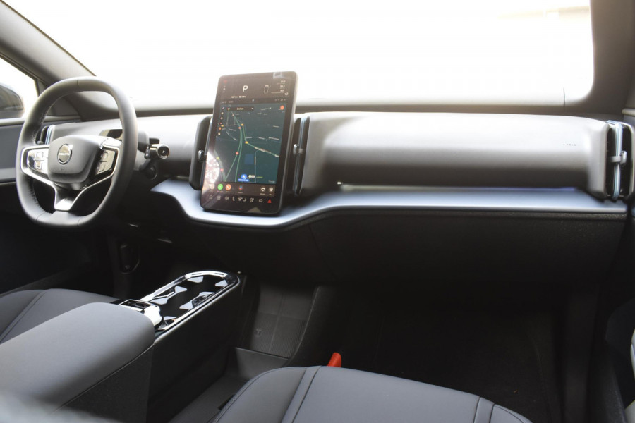 Volvo EX30 272PK Single Motor Extended Range Europa Black Edition 69 kWh / Adaptive Cruise control / Extra getint glas / Climate Pack / Achteruitrijcamera / Elektrisch verstelbare stoelen / Parkeersensoren V+A