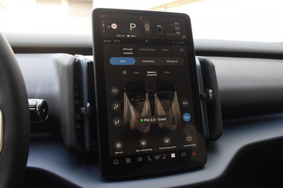 Volvo EX30 272PK Single Motor Extended Range Europa Black Edition 69 kWh / Adaptive Cruise control / Extra getint glas / Climate Pack / Achteruitrijcamera / Elektrisch verstelbare stoelen / Parkeersensoren V+A