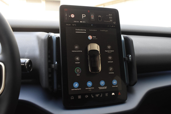 Volvo EX30 272PK Single Motor Extended Range Europa Black Edition 69 kWh / Adaptive Cruise control / Extra getint glas / Climate Pack / Achteruitrijcamera / Elektrisch verstelbare stoelen / Parkeersensoren V+A