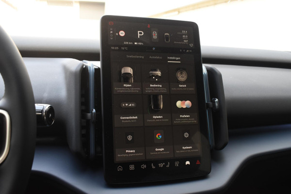 Volvo EX30 272PK Single Motor Extended Range Europa Black Edition 69 kWh / Adaptive Cruise control / Extra getint glas / Climate Pack / Achteruitrijcamera / Elektrisch verstelbare stoelen / Parkeersensoren V+A