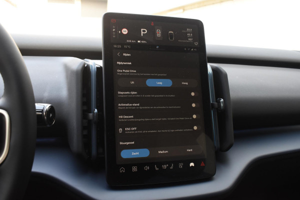 Volvo EX30 272PK Single Motor Extended Range Europa Black Edition 69 kWh / Adaptive Cruise control / Extra getint glas / Climate Pack / Achteruitrijcamera / Elektrisch verstelbare stoelen / Parkeersensoren V+A