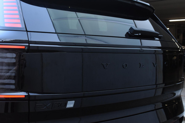 Volvo EX30 272PK Single Motor Extended Range Europa Black Edition 69 kWh / Adaptive Cruise control / Extra getint glas / Climate Pack / Achteruitrijcamera / Elektrisch verstelbare stoelen / Parkeersensoren V+A