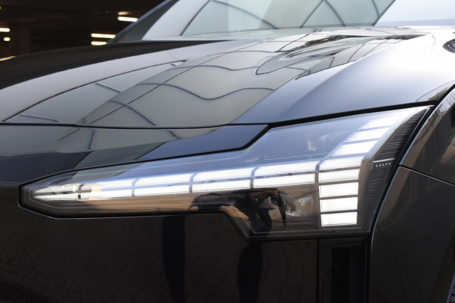 Volvo EX30 272PK Single Motor Extended Range Europa Black Edition 69 kWh / Adaptive Cruise control / Extra getint glas / Climate Pack / Achteruitrijcamera / Elektrisch verstelbare stoelen / Parkeersensoren V+A