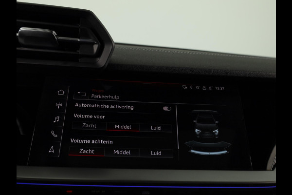Audi A3 Sportback 35 TFSI S edition 150pk | Panoramadak | Stoelverwarming | Matrix led verlichting | Leder -/ Alcantara bekleding | Verlengde garantie