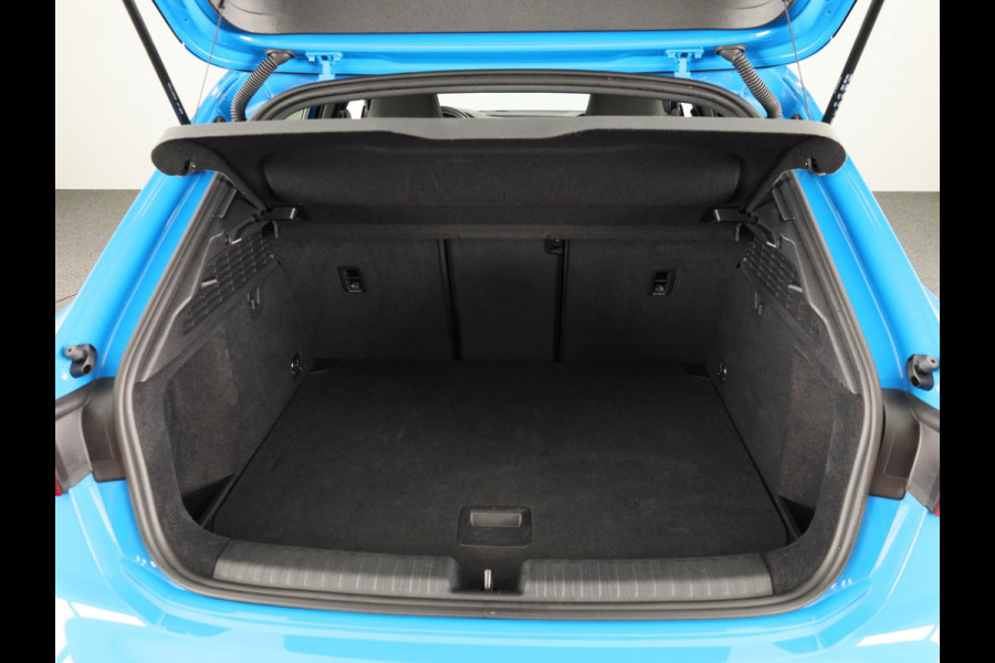 Audi A3 Sportback 35 TFSI S edition 150pk | Panoramadak | Stoelverwarming | Matrix led verlichting | Leder -/ Alcantara bekleding | Verlengde garantie