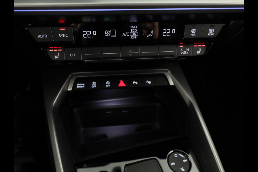 Audi A3 Sportback 35 TFSI S edition 150pk | Panoramadak | Stoelverwarming | Matrix led verlichting | Leder -/ Alcantara bekleding | Verlengde garantie