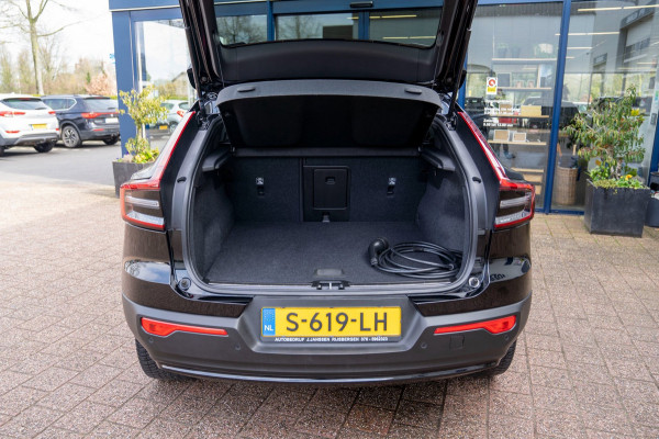 Volvo C40 Recharge Core 69 kWh|Prijs rijklaar incl. 12 mnd garantie|LMV DAB Carplay Camera PDC Panodak