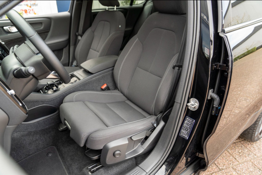 Volvo C40 Recharge Core 69 kWh|Prijs rijklaar incl. 12 mnd garantie|LMV DAB Carplay Camera PDC Panodak