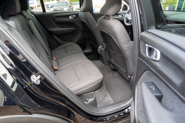 Volvo C40 Recharge Core 69 kWh|Prijs rijklaar incl. 12 mnd garantie|LMV DAB Carplay Camera PDC Panodak