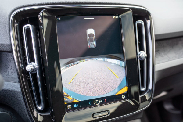 Volvo C40 Recharge Core 69 kWh|Prijs rijklaar incl. 12 mnd garantie|LMV DAB Carplay Camera PDC Panodak