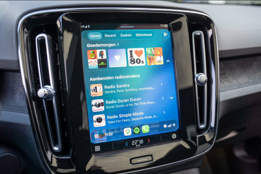 Volvo C40 Recharge Core 69 kWh|Prijs rijklaar incl. 12 mnd garantie|LMV DAB Carplay Camera PDC Panodak