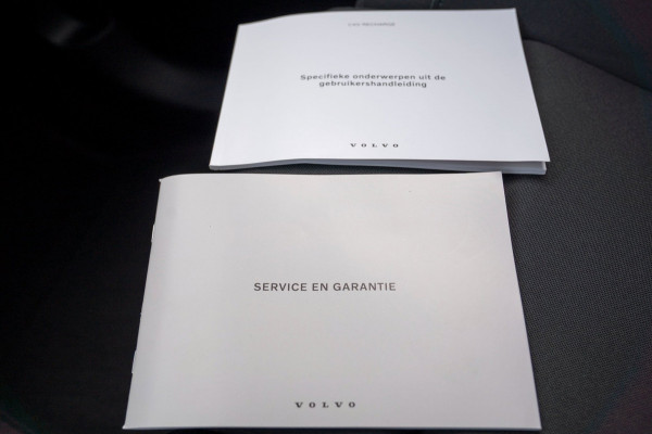 Volvo C40 Recharge Core 69 kWh|Prijs rijklaar incl. 12 mnd garantie|LMV DAB Carplay Camera PDC Panodak