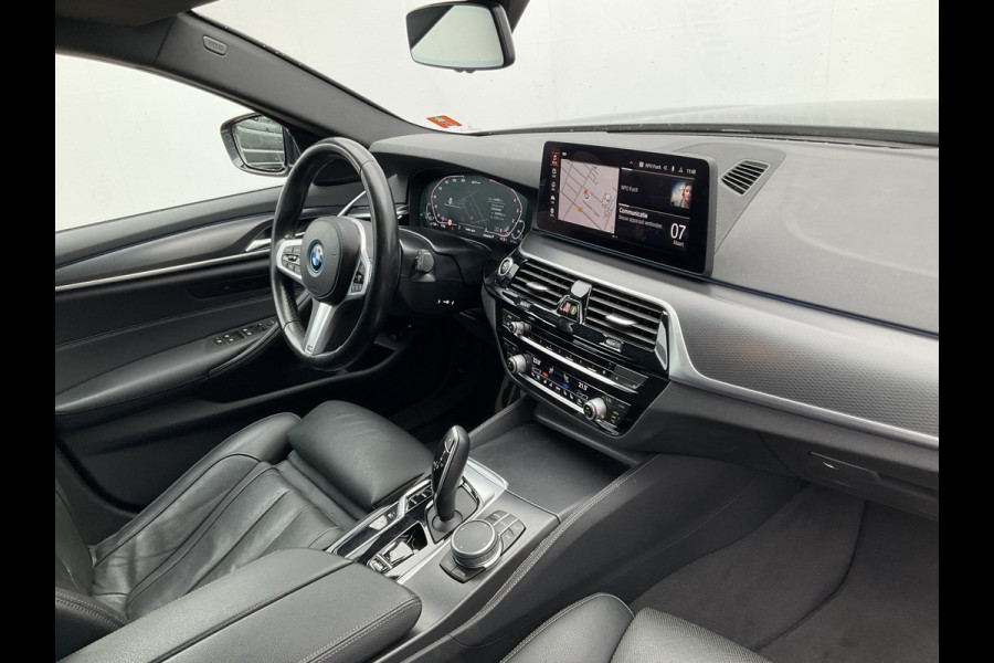BMW 5 Serie Touring 530e M-Sport Leer Memory Laser Adapt.Cr Sfeer PHEV Business Edition Plus Plug-in