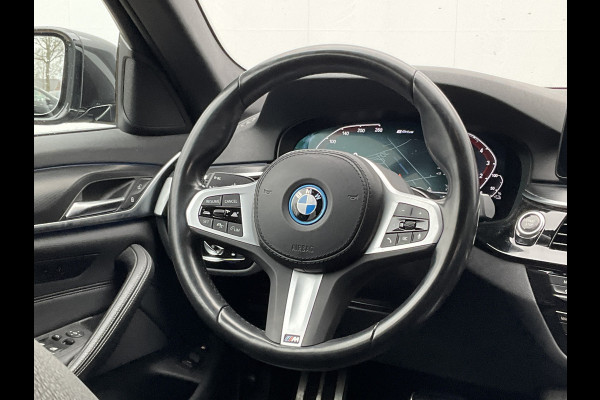 BMW 5 Serie Touring 530e M-Sport Leer Memory Laser Adapt.Cr Sfeer PHEV Business Edition Plus Plug-in