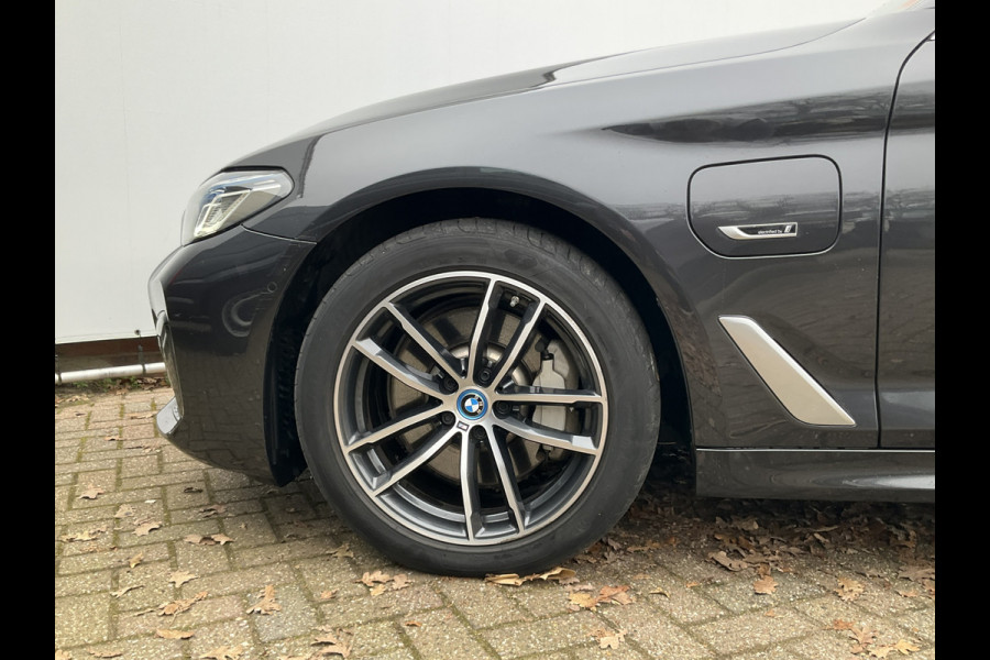 BMW 5 Serie Touring 530e M-Sport Leer Memory Laser Adapt.Cr Sfeer PHEV Business Edition Plus Plug-in