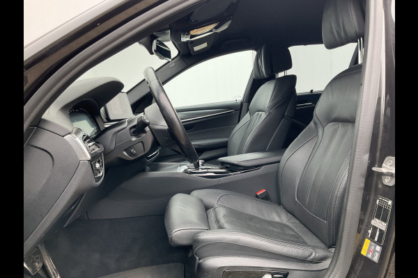 BMW 5 Serie Touring 530e M-Sport Leer Memory Laser Adapt.Cr Sfeer PHEV Business Edition Plus Plug-in