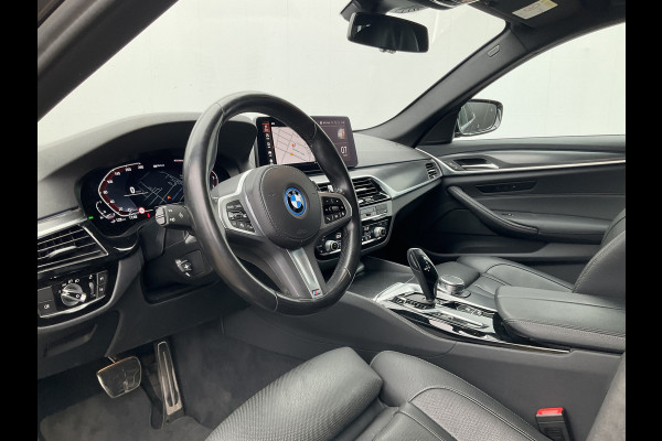 BMW 5 Serie Touring 530e M-Sport Leer Memory Laser Adapt.Cr Sfeer PHEV Business Edition Plus Plug-in