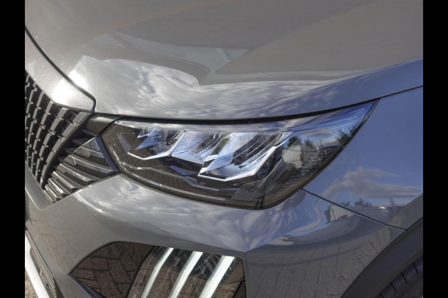 Peugeot 2008 1.2 PureTech 130pk Automaat Allure | DEMO ! | Navigatie | Apple Carplay/Android Auto | 360 camera | Parkeersensoren | Blind Spot Assist | Adaptive Cruise Control | Stoelverwarming | Getinte ramen | Climate Control