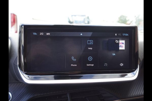 Peugeot 2008 1.2 PureTech 130pk Automaat Allure | DEMO ! | Navigatie | Apple Carplay/Android Auto | 360 camera | Parkeersensoren | Blind Spot Assist | Adaptive Cruise Control | Stoelverwarming | Getinte ramen | Climate Control