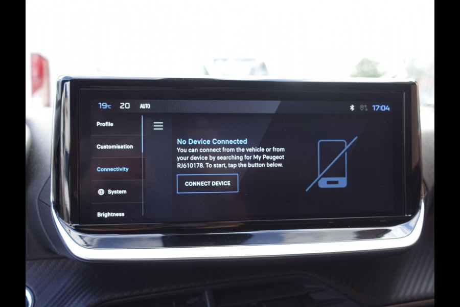 Peugeot 2008 1.2 PureTech 130pk Automaat Allure | DEMO ! | Navigatie | Apple Carplay/Android Auto | 360 camera | Parkeersensoren | Blind Spot Assist | Adaptive Cruise Control | Stoelverwarming | Getinte ramen | Climate Control