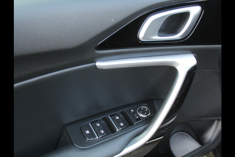 Kia ProCeed 1.5 T-GDi GT-Line CAMERA | CARPLAY | CLIMATE | STOEL/STUUR VERW | LED | LMV17 | 1/2LEER | NAVI | PANODAK | ADAP.CRUISE | ELEC.A.