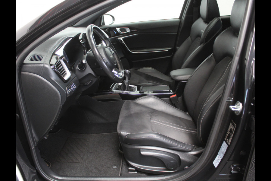 Kia ProCeed 1.5 T-GDi GT-Line CAMERA | CARPLAY | CLIMATE | STOEL/STUUR VERW | LED | LMV17 | 1/2LEER | NAVI | PANODAK | ADAP.CRUISE | ELEC.A.