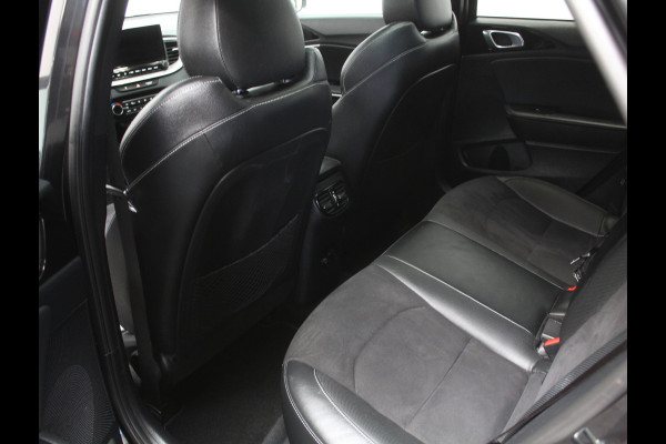 Kia ProCeed 1.5 T-GDi GT-Line CAMERA | CARPLAY | CLIMATE | STOEL/STUUR VERW | LED | LMV17 | 1/2LEER | NAVI | PANODAK | ADAP.CRUISE | ELEC.A.