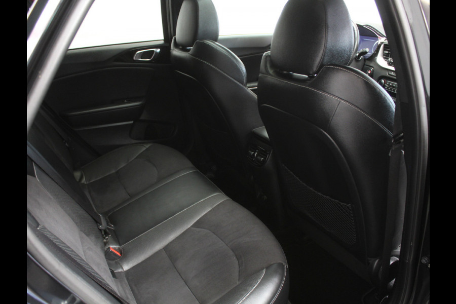 Kia ProCeed 1.5 T-GDi GT-Line CAMERA | CARPLAY | CLIMATE | STOEL/STUUR VERW | LED | LMV17 | 1/2LEER | NAVI | PANODAK | ADAP.CRUISE | ELEC.A.