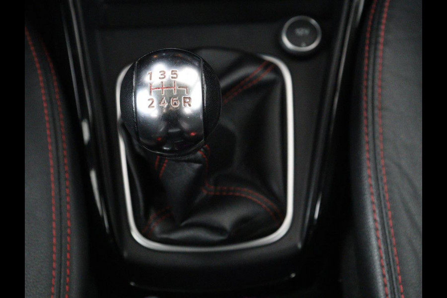 Ford EcoSport 1.0 EcoBoost ST-Line | Stoel & stuurverwarming | Camera | Leder/Alcantara | Navigatie | Dodehoek detectie | Keyless | Climate control | Parkeerhulp | Cruise control | Bluetooth