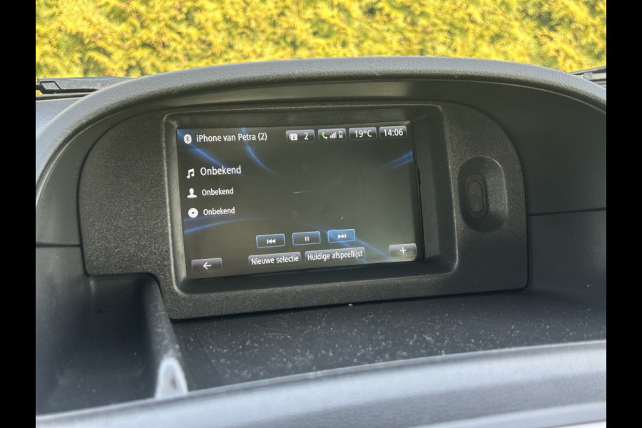 Renault Kangoo 1.2 TCe 115 PK BENZINE !! / BPM VRIJ / L1H1 / 43.891 KM !! / 1e EIG. / TREKHAAK / CAMERA / AIRCO / CRUISE / NAVI