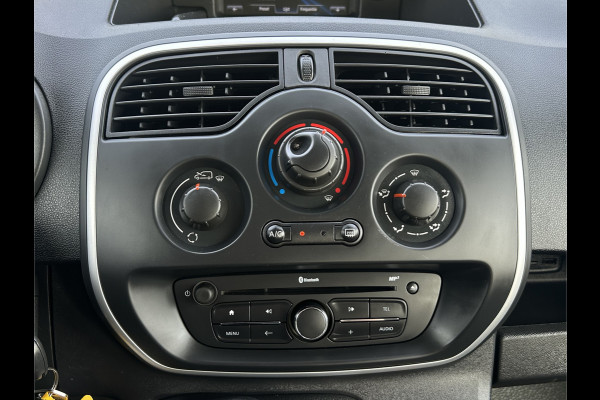 Renault Kangoo 1.2 TCe 115 PK BENZINE !! / BPM VRIJ / L1H1 / 43.891 KM !! / 1e EIG. / TREKHAAK / CAMERA / AIRCO / CRUISE / NAVI