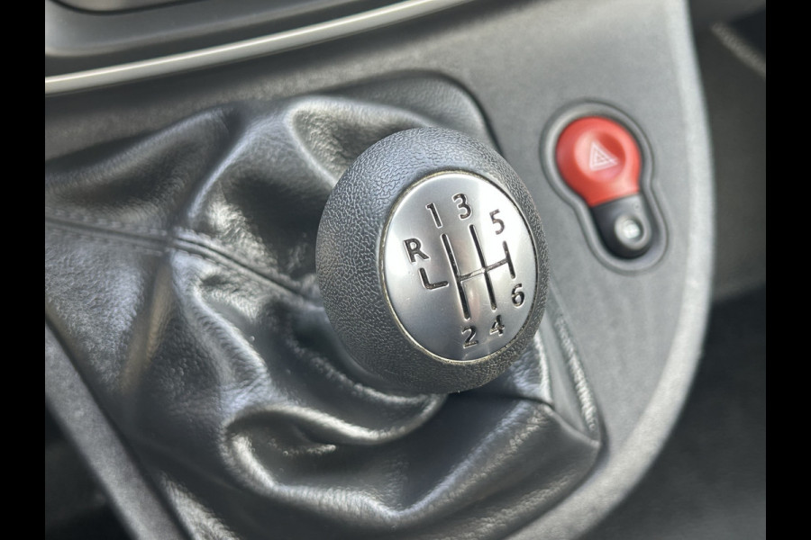 Renault Kangoo 1.2 TCe 115 PK BENZINE !! / BPM VRIJ / L1H1 / 43.891 KM !! / 1e EIG. / TREKHAAK / CAMERA / AIRCO / CRUISE / NAVI