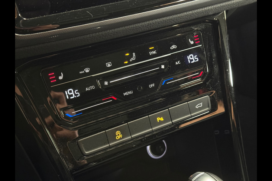 Volkswagen Touran 1.4 TSI Highline Business R 7p | Pano | Trekhaak | Stoel/Stuur verwarming | Camera | Carplay