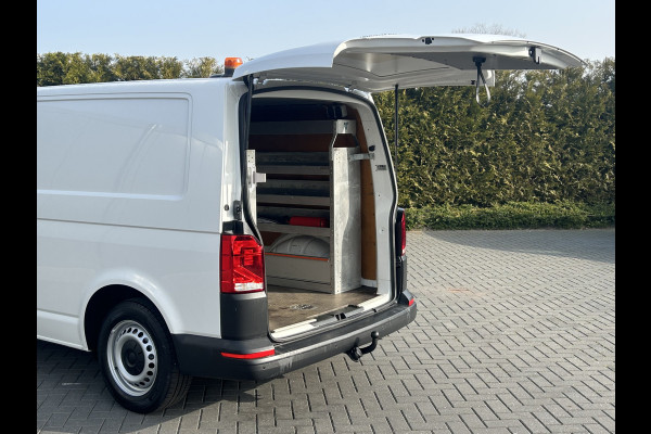 Volkswagen Transporter 2.0 TDI 150 PK 4-MOTION 6.1 / L2H1 / 1e EIG. / 4x4 / TREKHAAK / ACHTERKLEP / INRICHTING / AIRCO / CRUISE / NAVI / APPLE CARPLAY