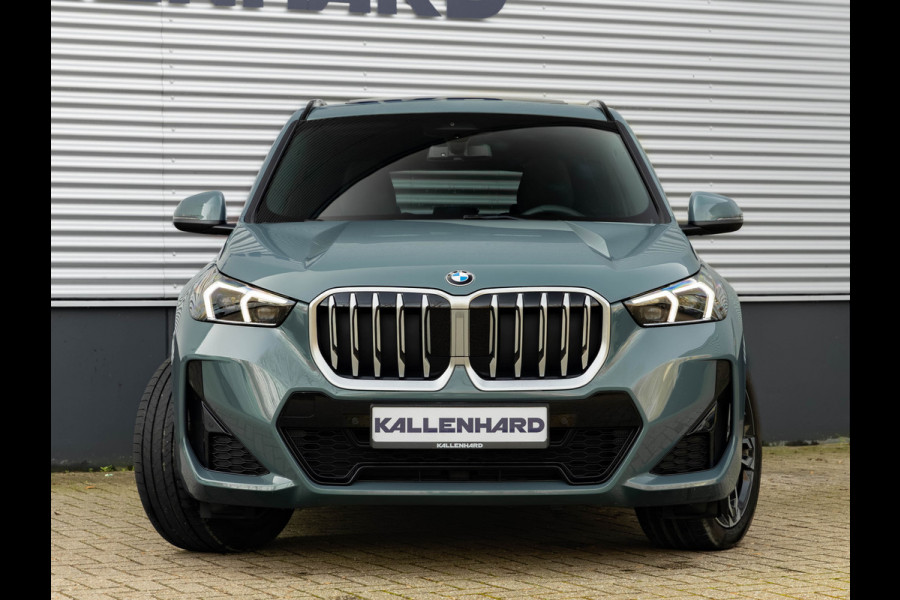 BMW X1 sDrive18i M-Sport - Pano - Trekhaak - Memoryzetel - Harman Kardon