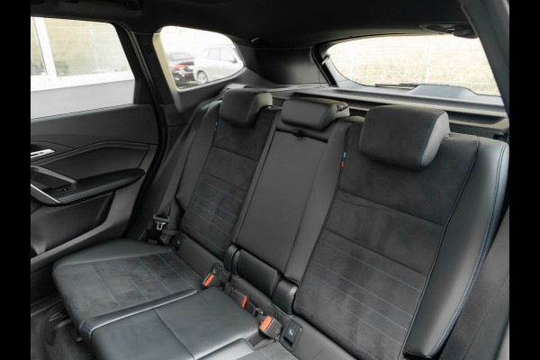 BMW X1 sDrive18i M-Sport - Pano - Trekhaak - Memoryzetel - Harman Kardon