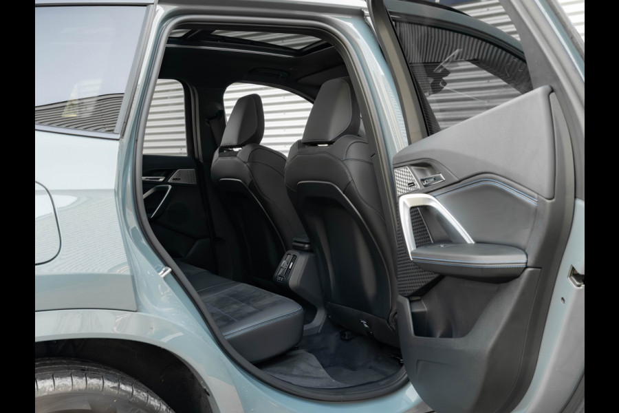 BMW X1 sDrive18i M-Sport - Pano - Trekhaak - Memoryzetel - Harman Kardon