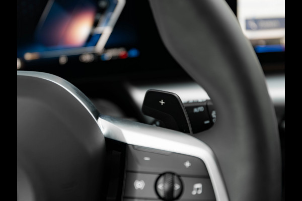 BMW X1 sDrive18i M-Sport - Pano - Trekhaak - Memoryzetel - Harman Kardon