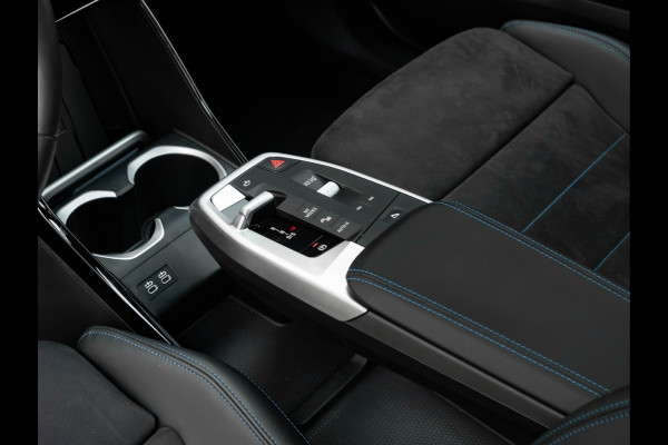 BMW X1 sDrive18i M-Sport - Pano - Trekhaak - Memoryzetel - Harman Kardon