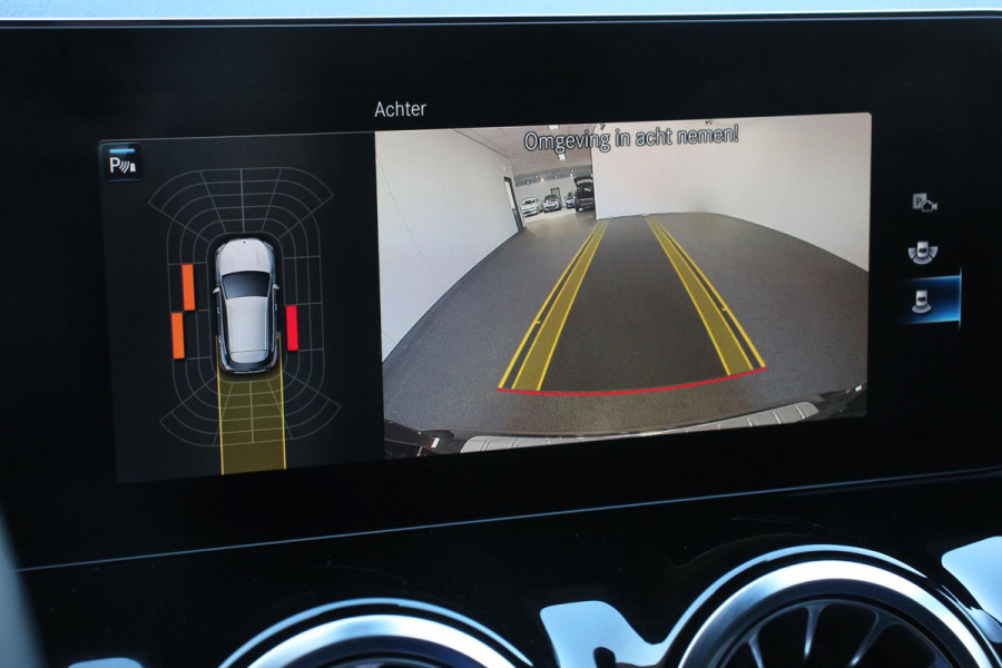 Mercedes-Benz GLA 200 163pk DCT Premium Plus | Navigatie | Parkeersensoren | Camera | Elektrische achterklep | Elektrisch Panorama dak | Cruise Control | Virtual Cockpit | Stoelverwarming | Sfeerverlichting | Climate Control