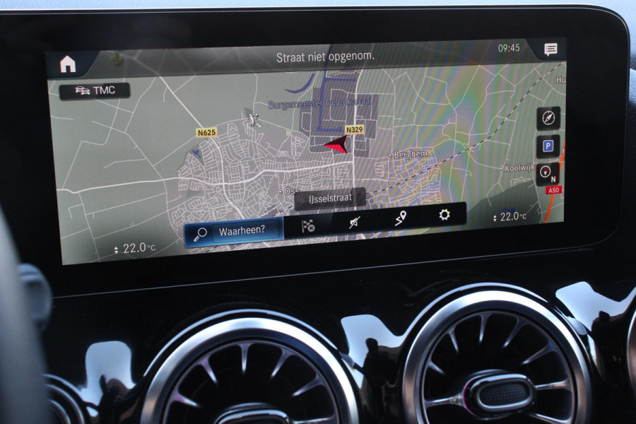 Mercedes-Benz GLA 200 163pk DCT Premium Plus | Navigatie | Parkeersensoren | Camera | Elektrische achterklep | Elektrisch Panorama dak | Cruise Control | Virtual Cockpit | Stoelverwarming | Sfeerverlichting | Climate Control