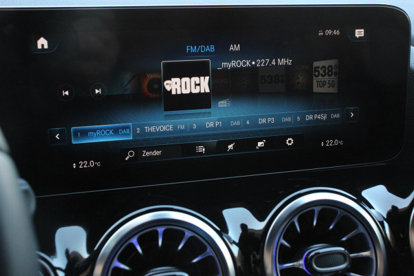 Mercedes-Benz GLA 200 163pk DCT Premium Plus | Navigatie | Parkeersensoren | Camera | Elektrische achterklep | Elektrisch Panorama dak | Cruise Control | Virtual Cockpit | Stoelverwarming | Sfeerverlichting | Climate Control